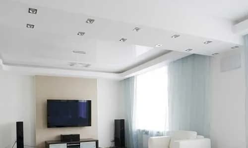 Jak zrobić podwieszany sufit w salonie: 10 kroków do sukcesu