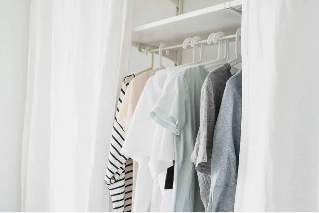 Co zamiast drzwiczek do szafki? 7 kreatywnych alternatyw