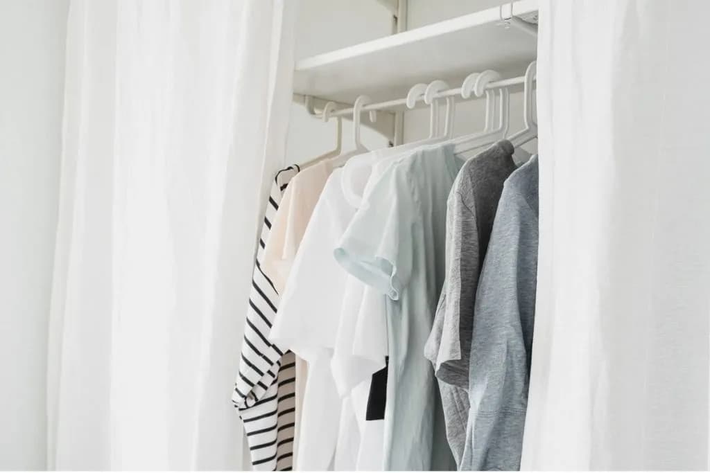 Co zamiast drzwiczek do szafki? 7 kreatywnych alternatyw