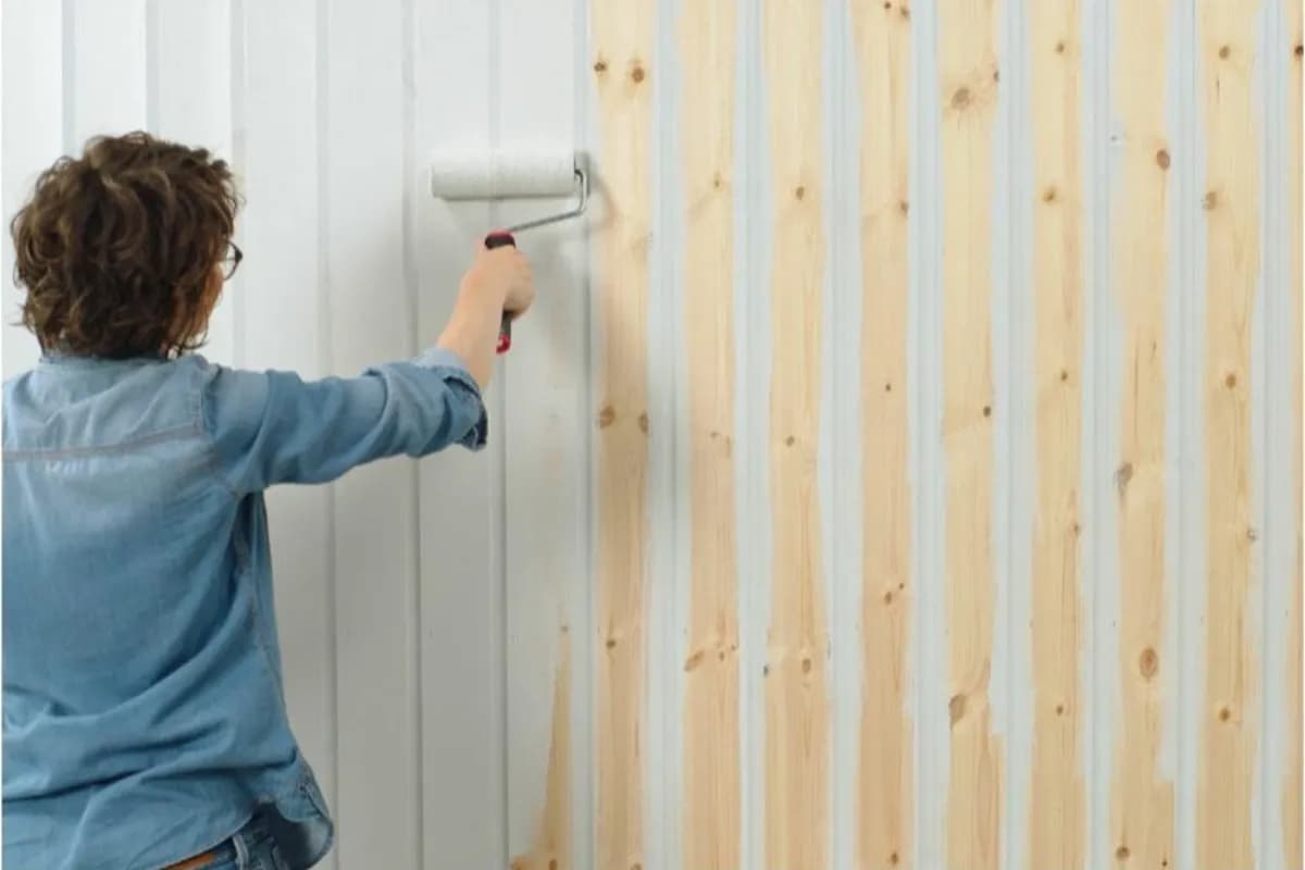 Jaka biała farba do boazerii? 5 najlepszych rodzajów i porady