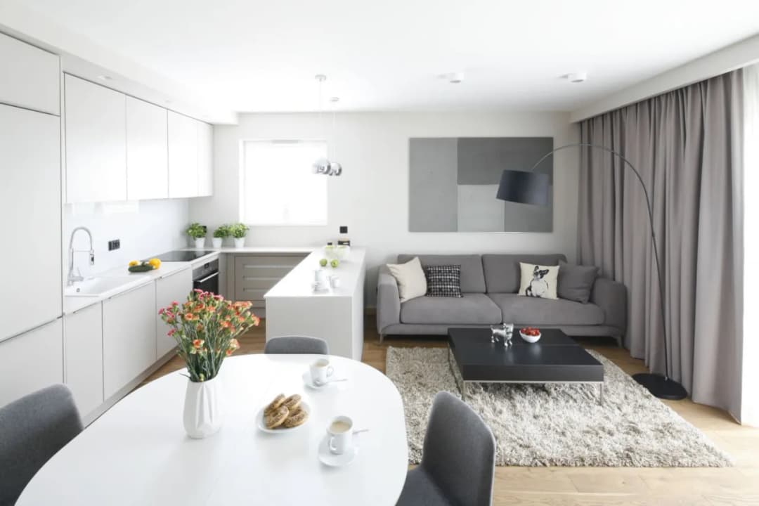 Jak urządzić salon z kuchnią 25m²? 7 porad dla małej przestrzeni