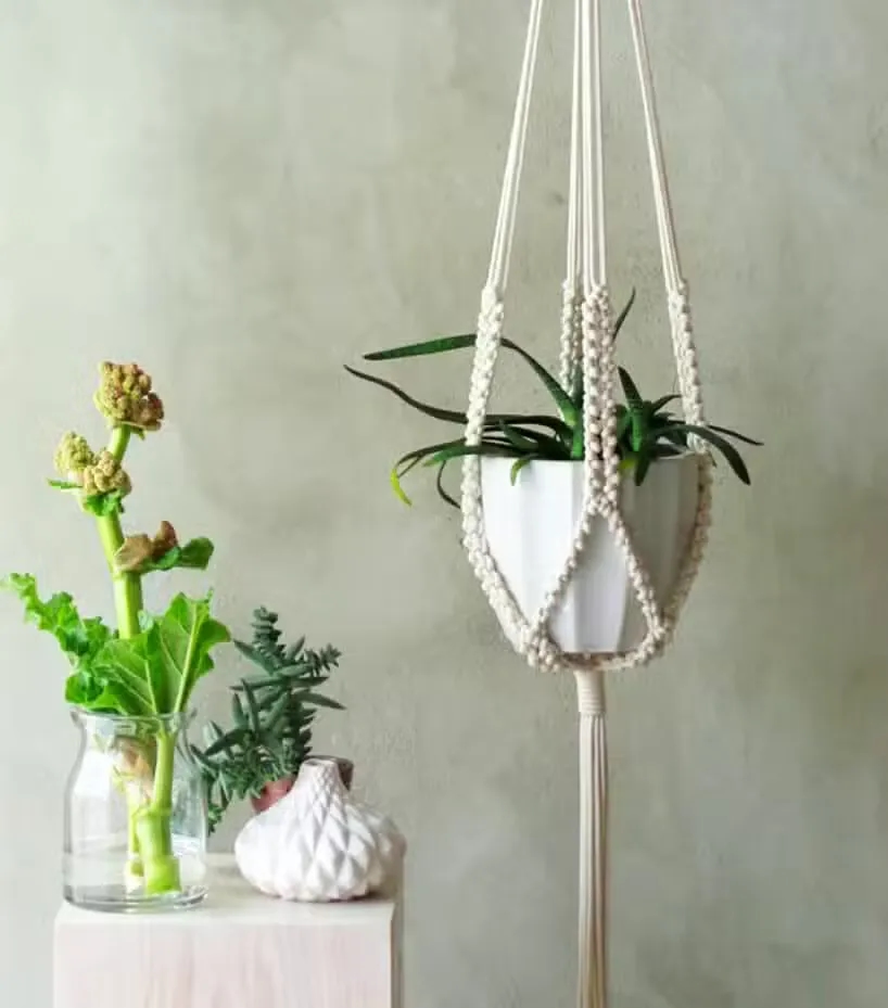 Łatwy sposób na piękny kwietnik makrama. Zrób go sama bez stresu!