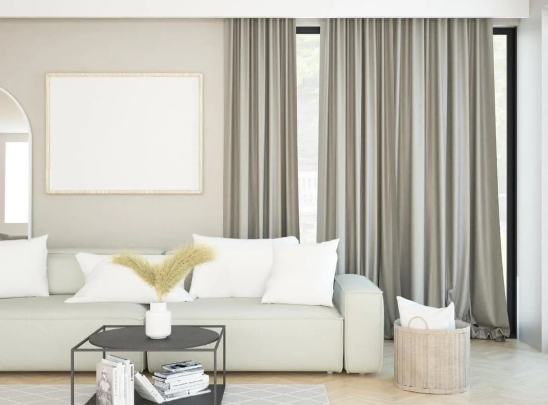 Idealne zasłony do salonu: Jak nie popełnić błędu przy wyborze?